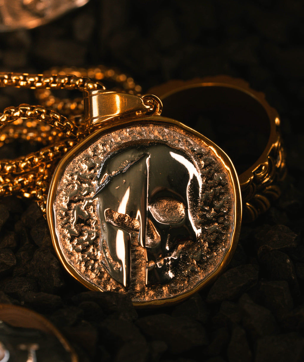 Spartan Skull Veni Vidi Vici Coin Pendant